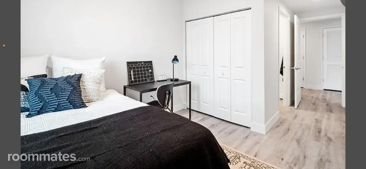 Profile photo 3 of 6