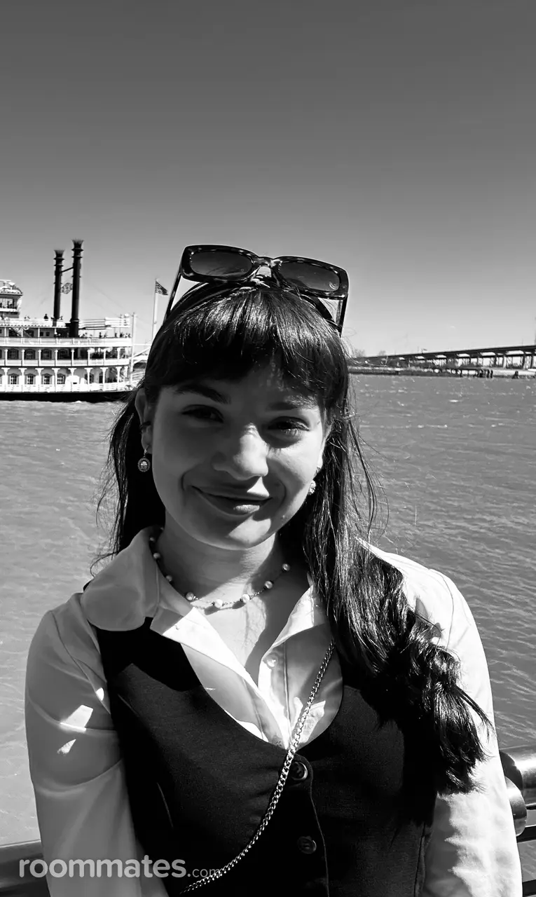 Profile photo 7 of 10