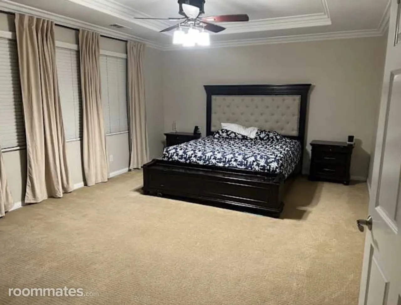 Profile photo 4 of 9