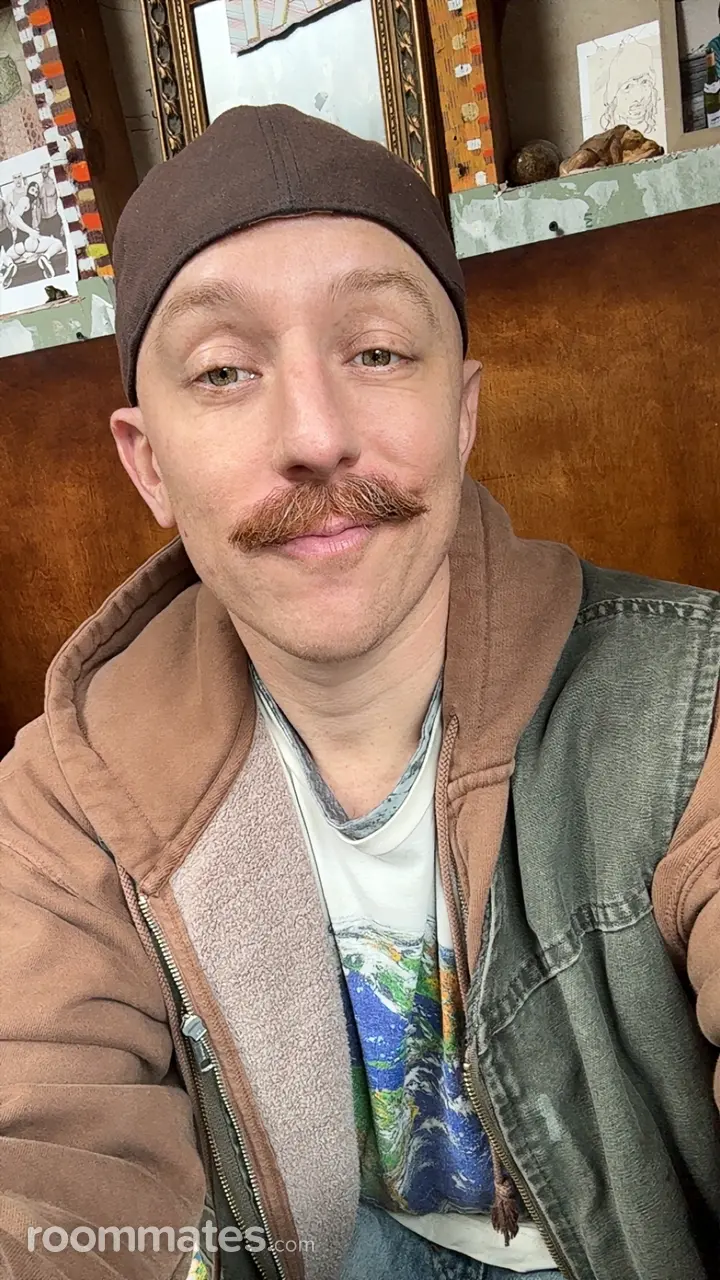 Profile photo 11 of 16