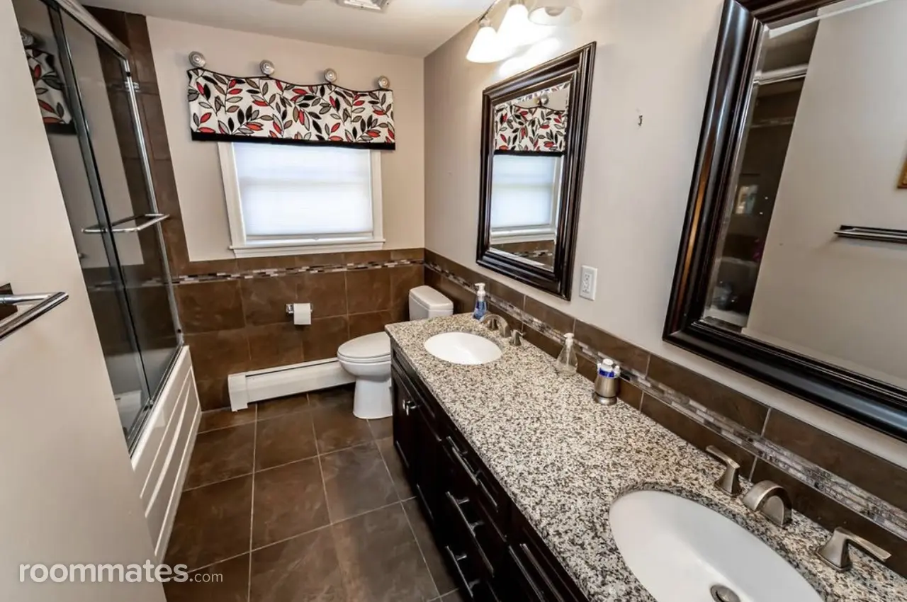 Profile photo 3 of 7