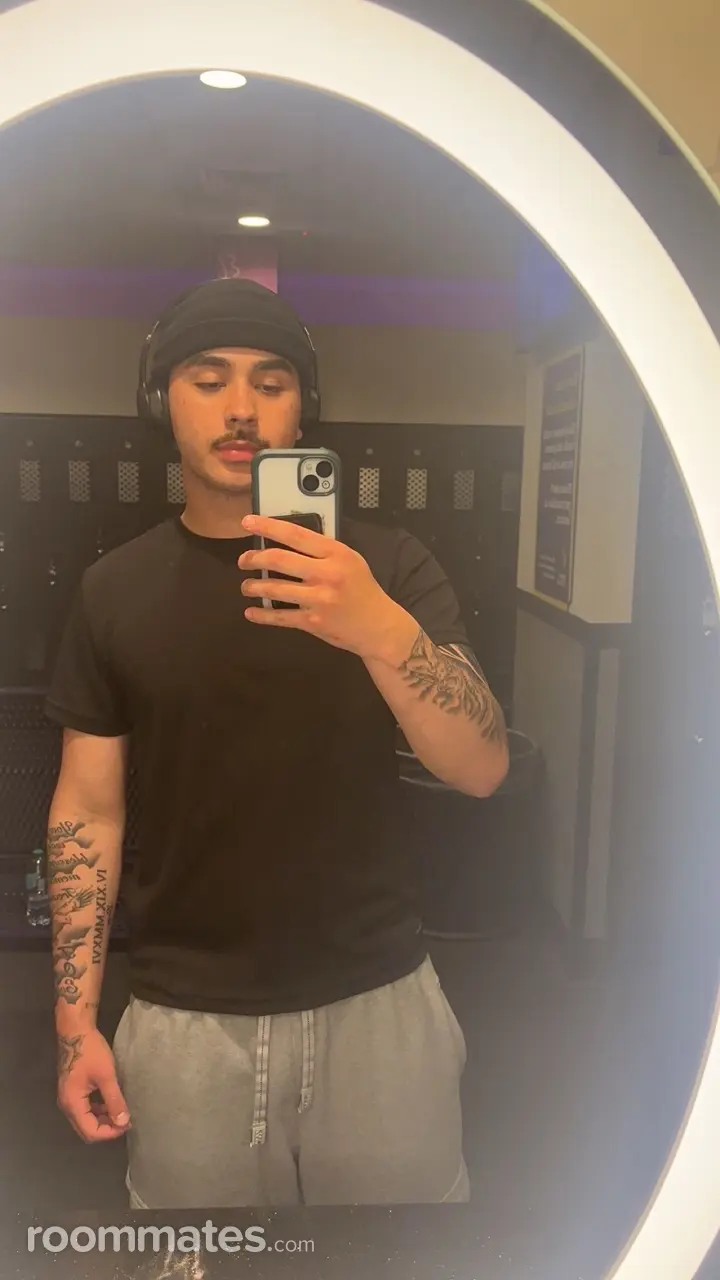 Profile photo 4 of 4