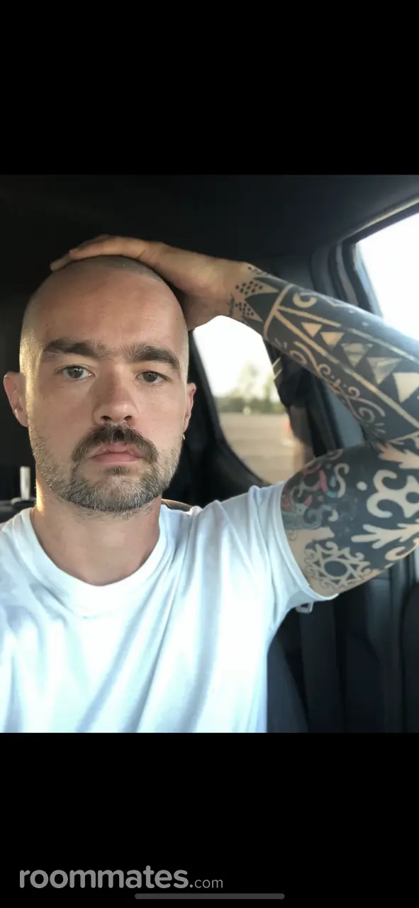 Profile photo 4 of 4