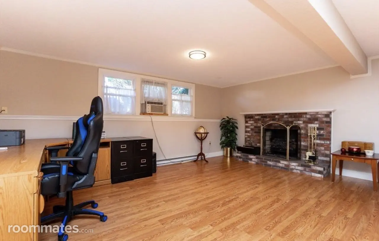 Profile photo 7 of 16