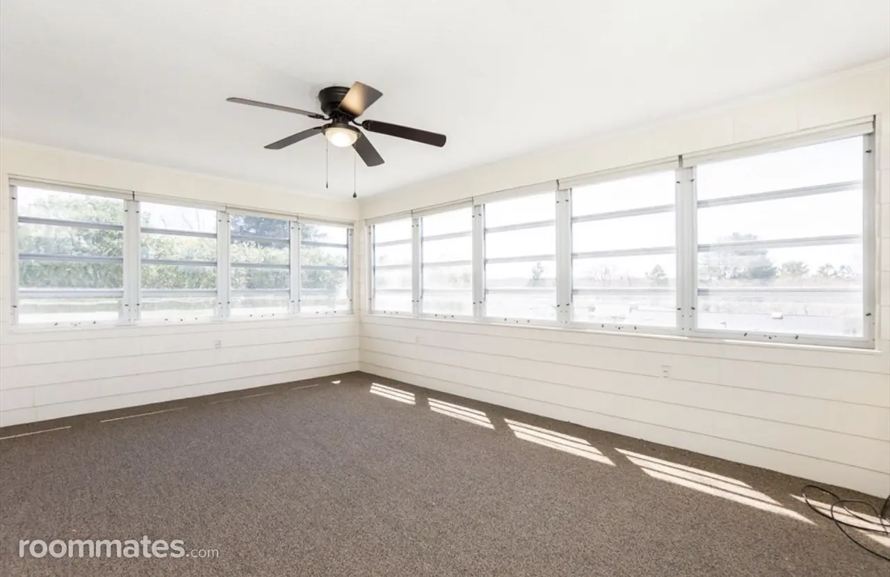 Profile photo 8 of 16