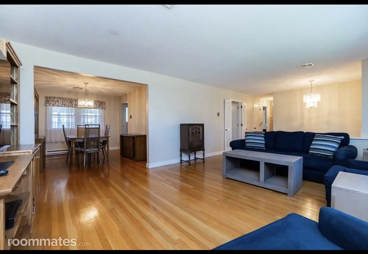 Profile photo 5 of 16