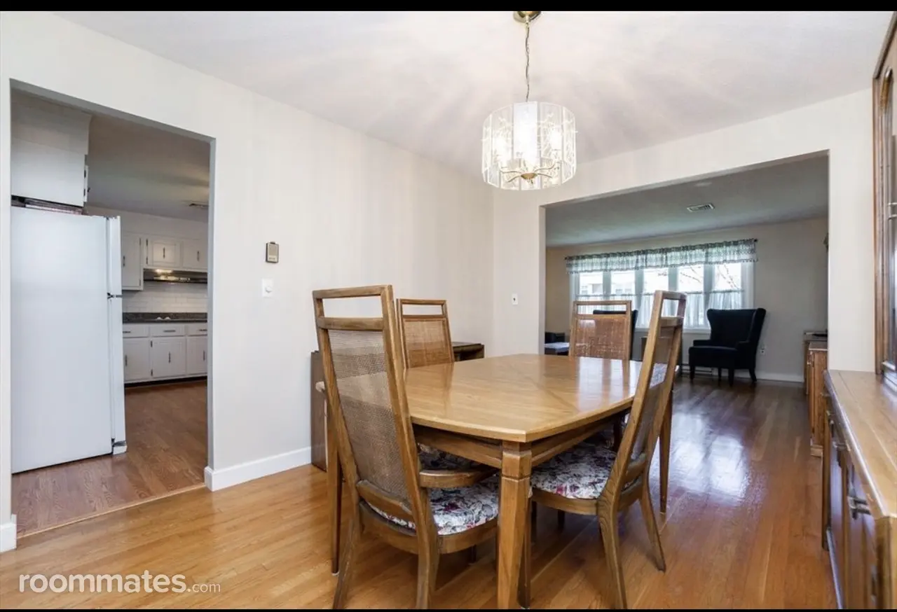 Profile photo 10 of 16