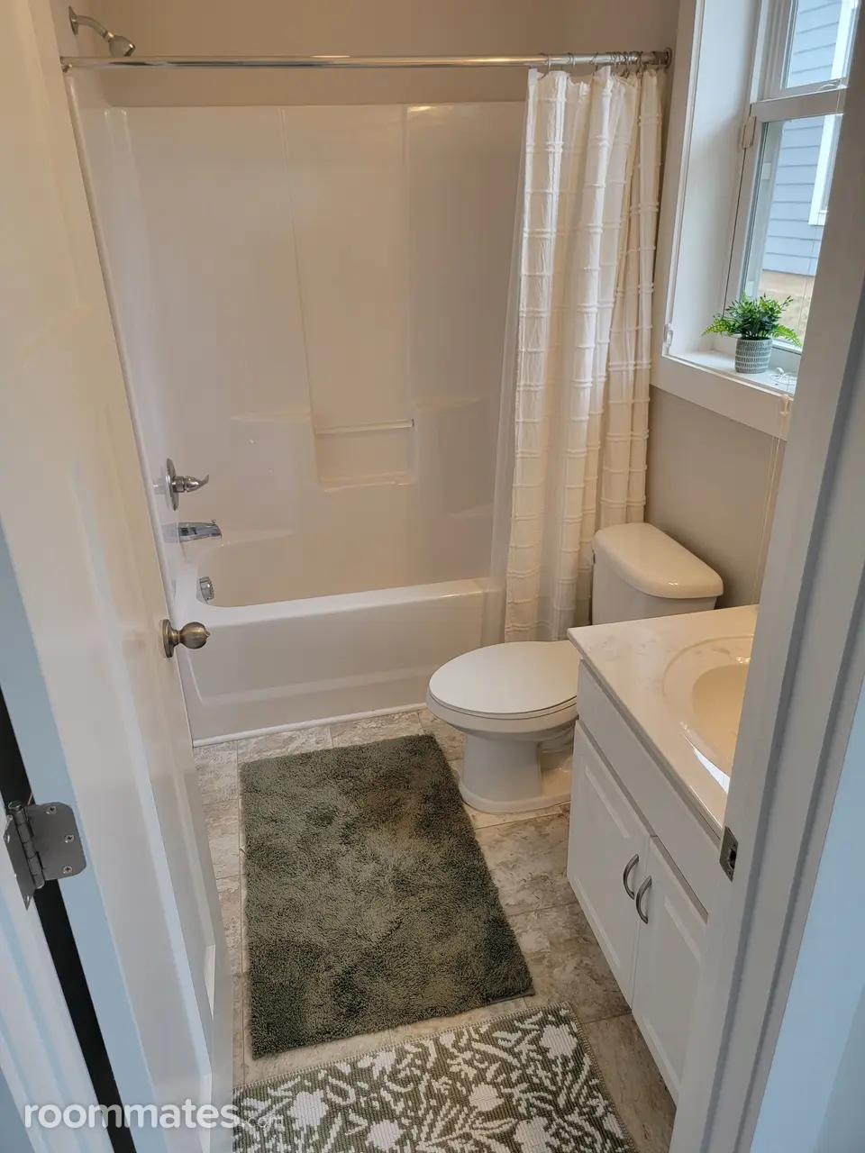 Profile photo 4 of 10