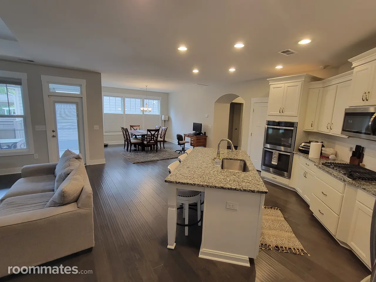 Profile photo 6 of 10