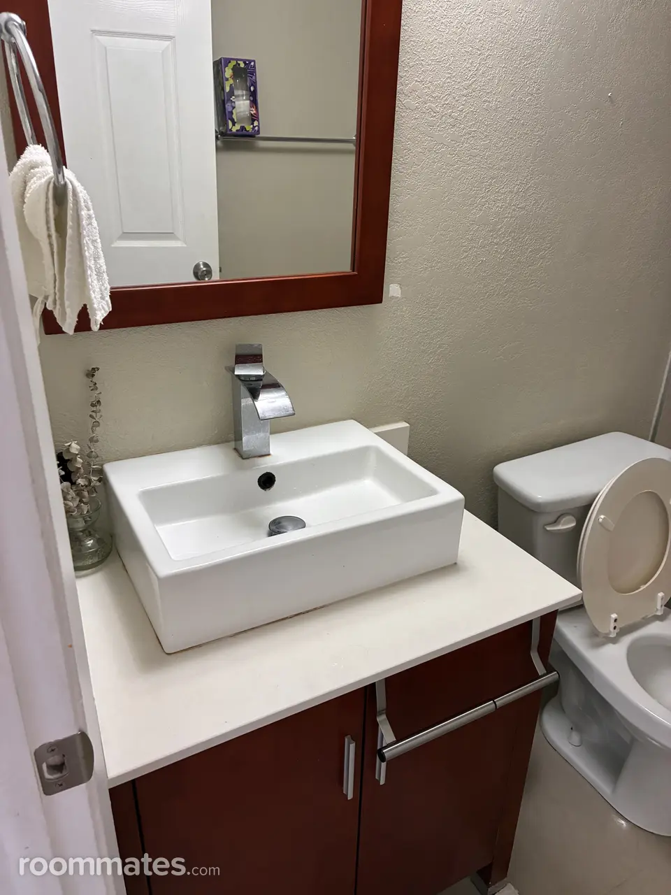 Profile photo 7 of 16