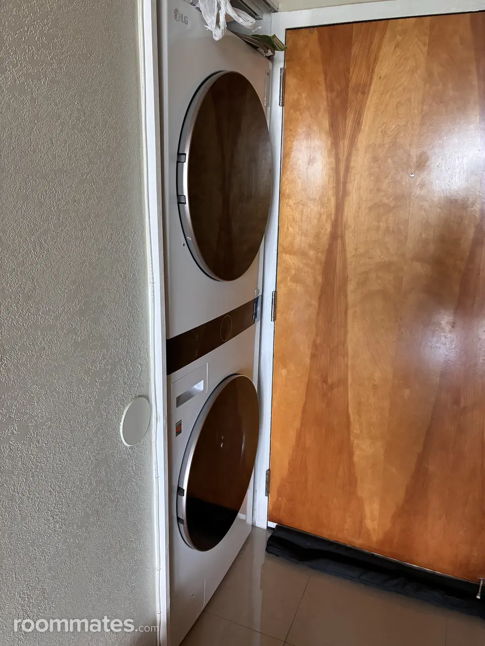 Profile photo 8 of 16