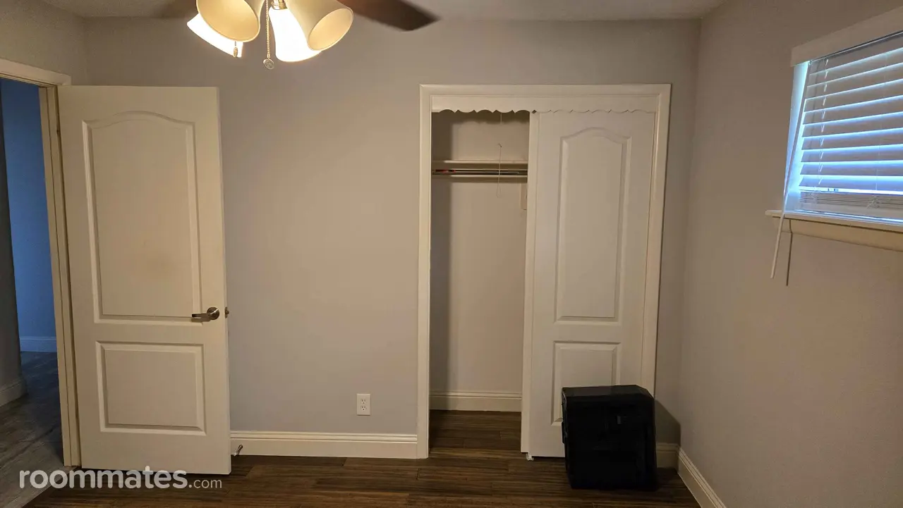 Profile photo 2 of 4