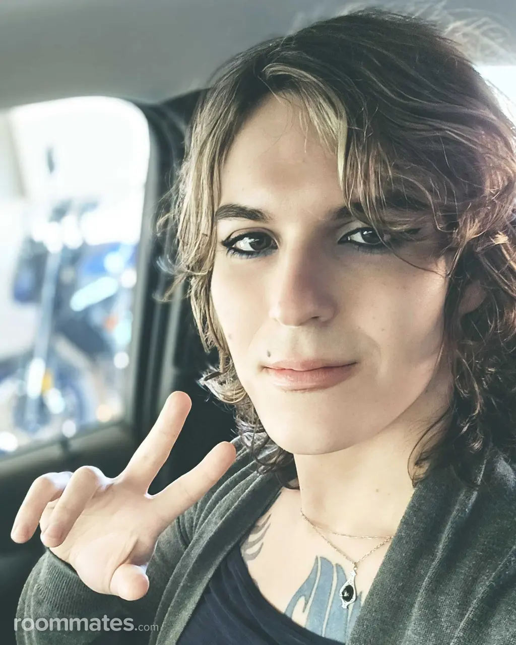 Profile photo 4 of 4