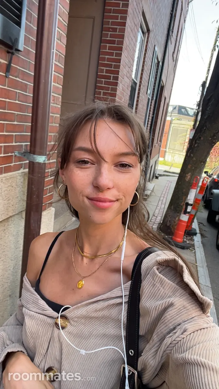 Profile photo 7 of 7