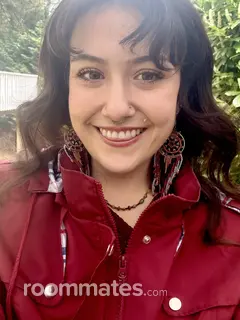 Roommate looking Portland OR, $1200