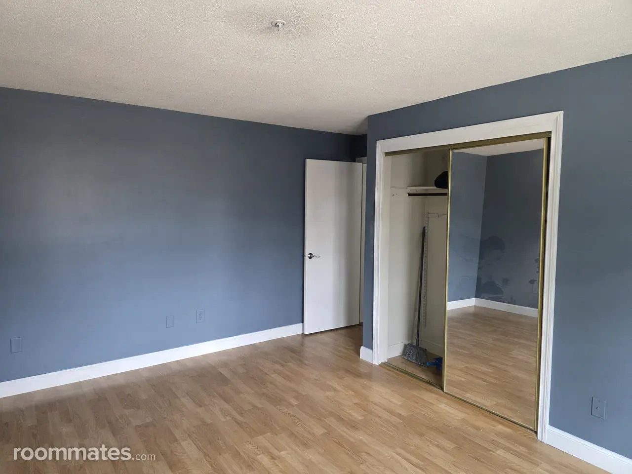 Profile photo 3 of 6