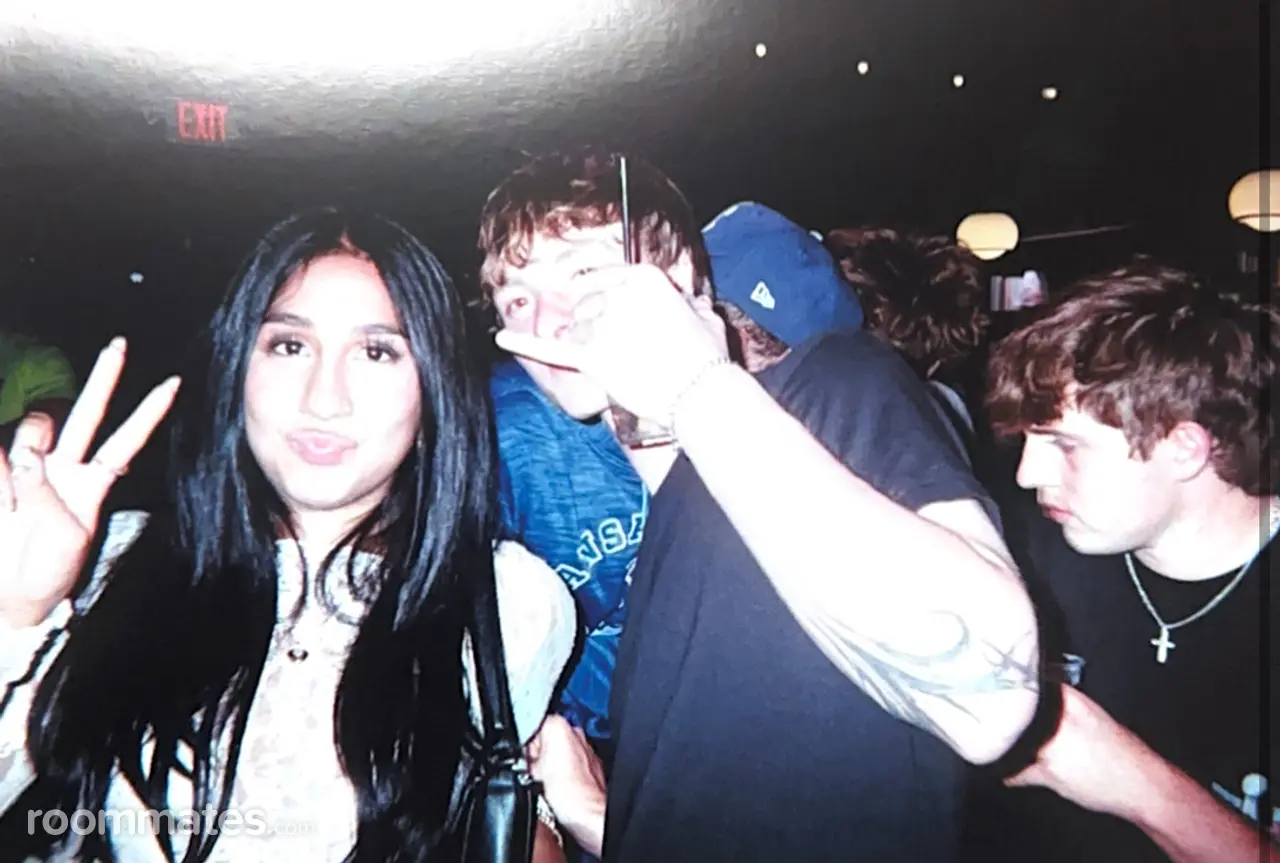 Profile photo 7 of 11