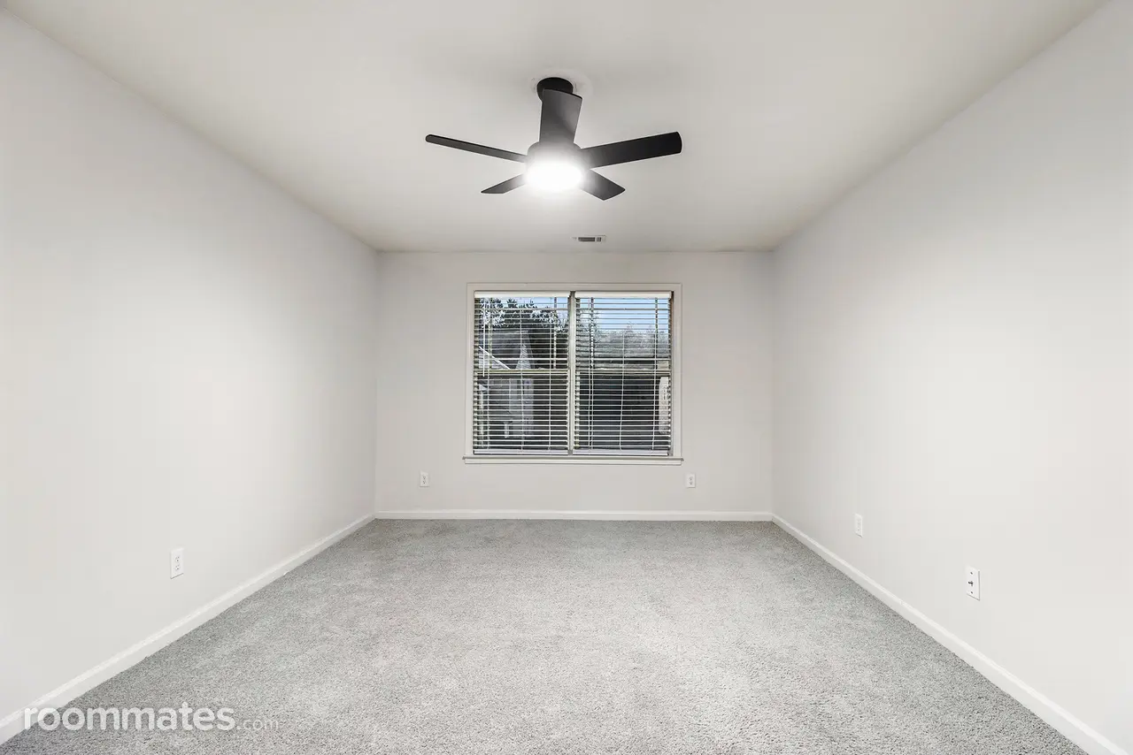 Profile photo 6 of 9