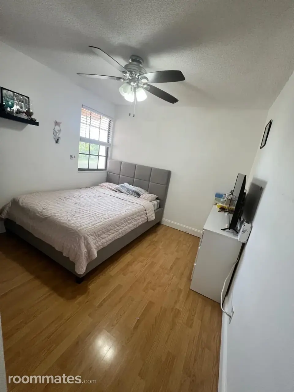 Profile photo 4 of 10