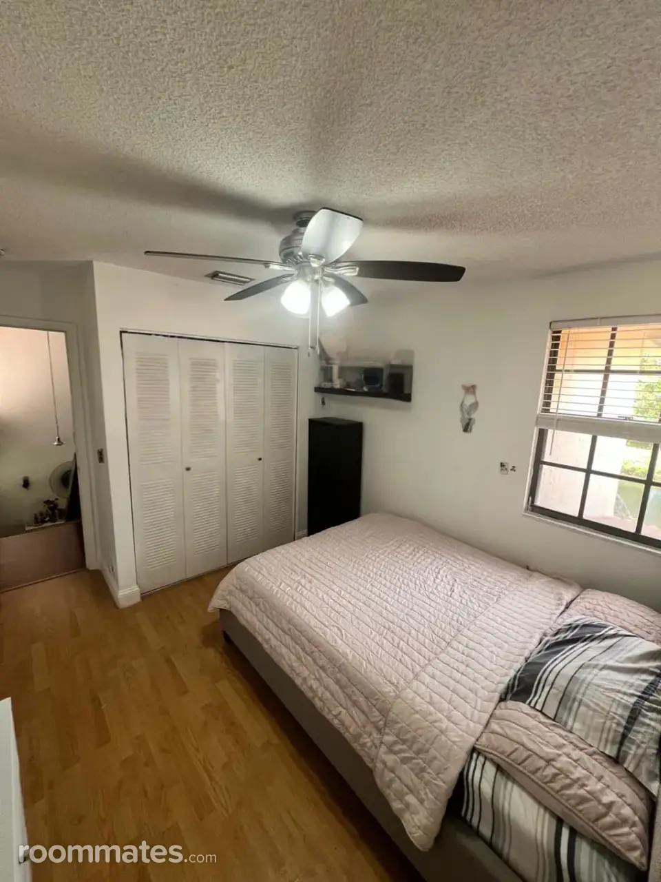 Profile photo 3 of 10