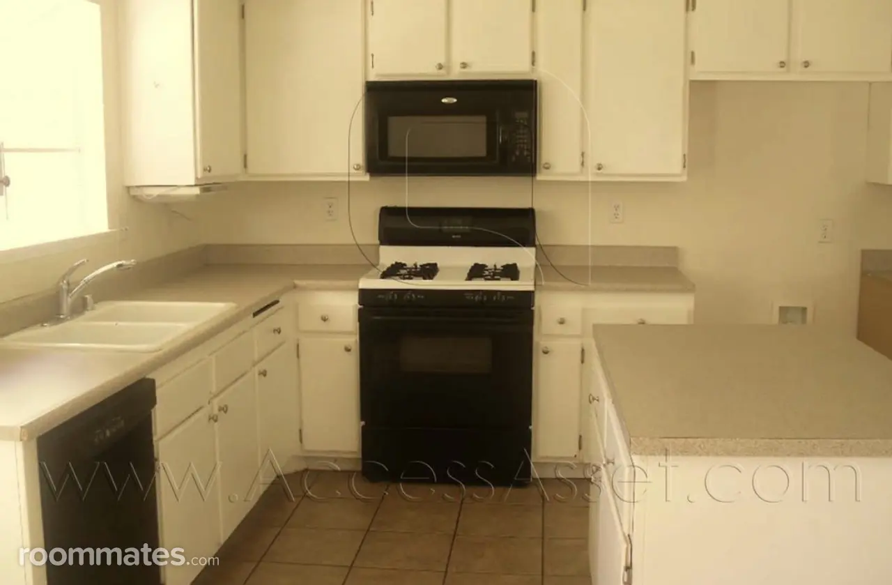 Profile photo 7 of 11