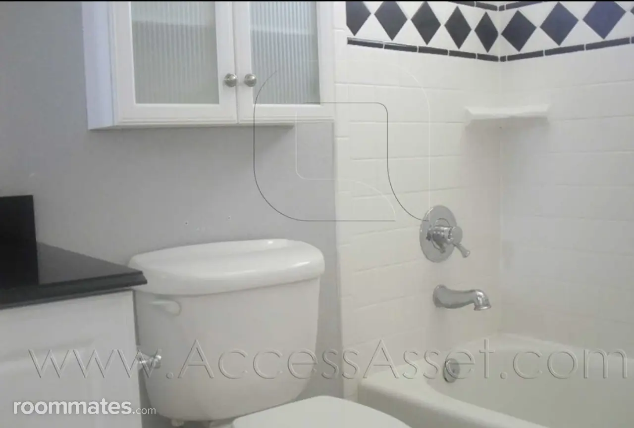 Profile photo 10 of 11