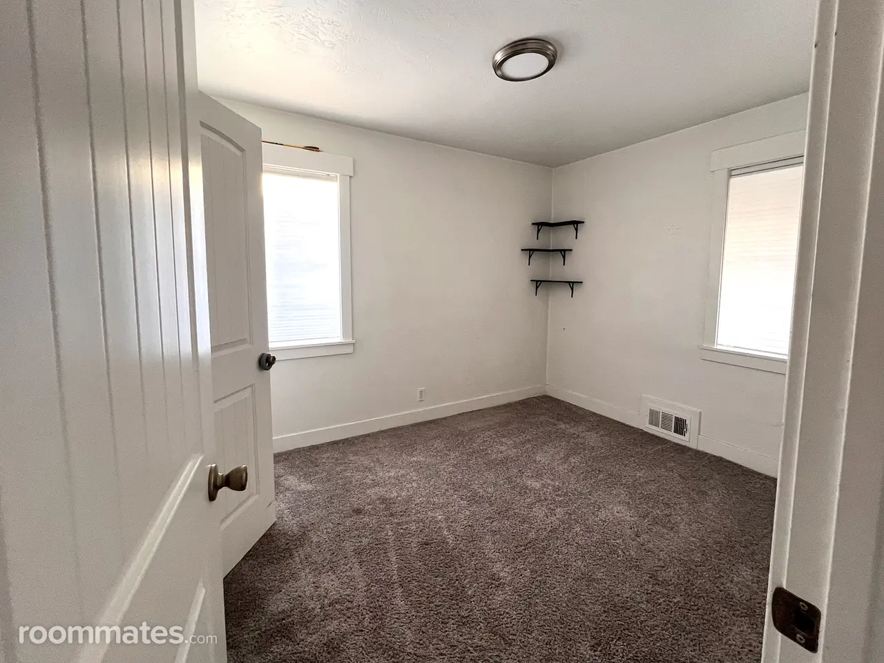 Profile photo 7 of 19