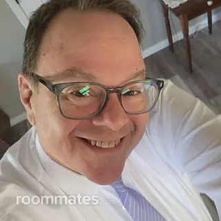 Roommate looking Portland, OR, $700