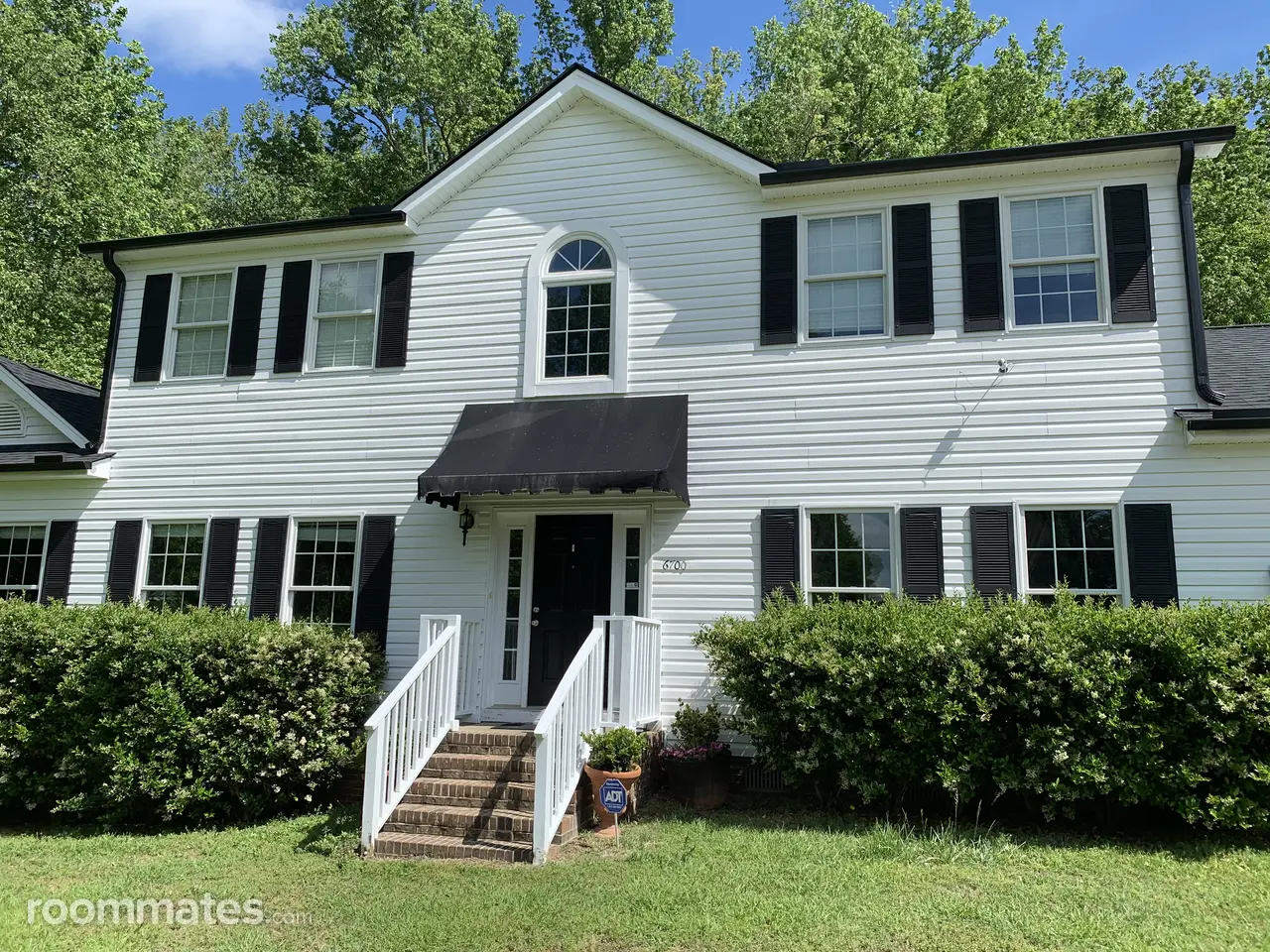 Profile photo 7 of 10