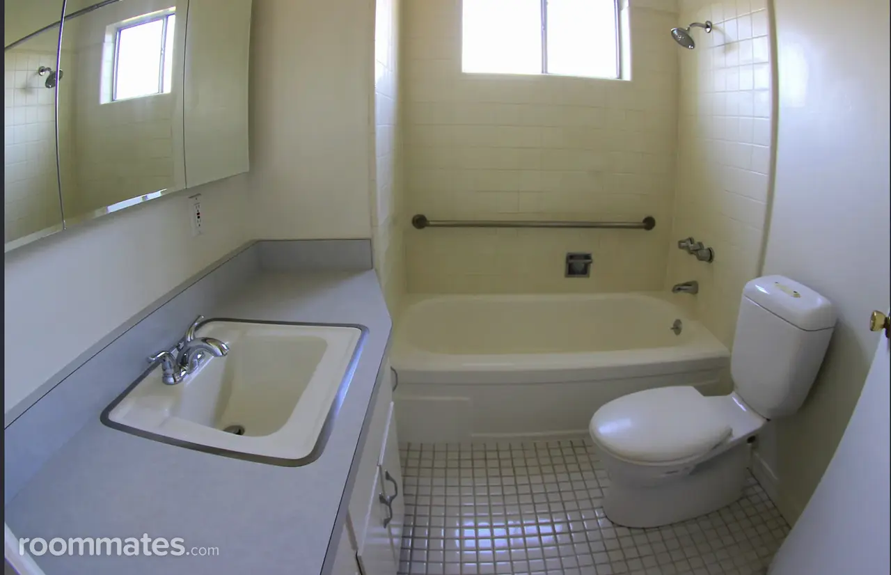 Profile photo 3 of 9