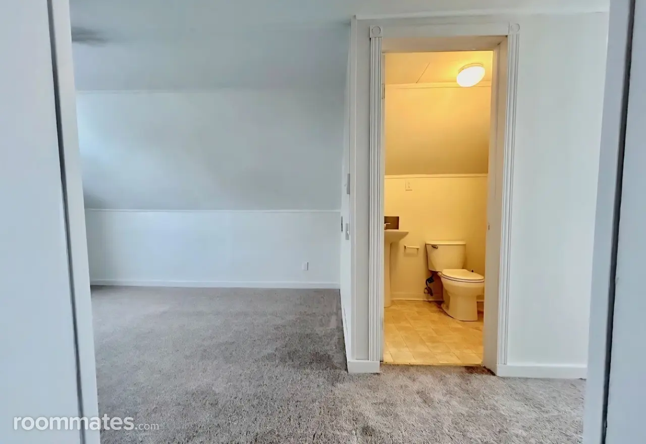 Profile photo 6 of 19