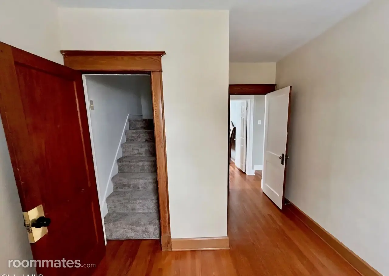 Profile photo 2 of 19