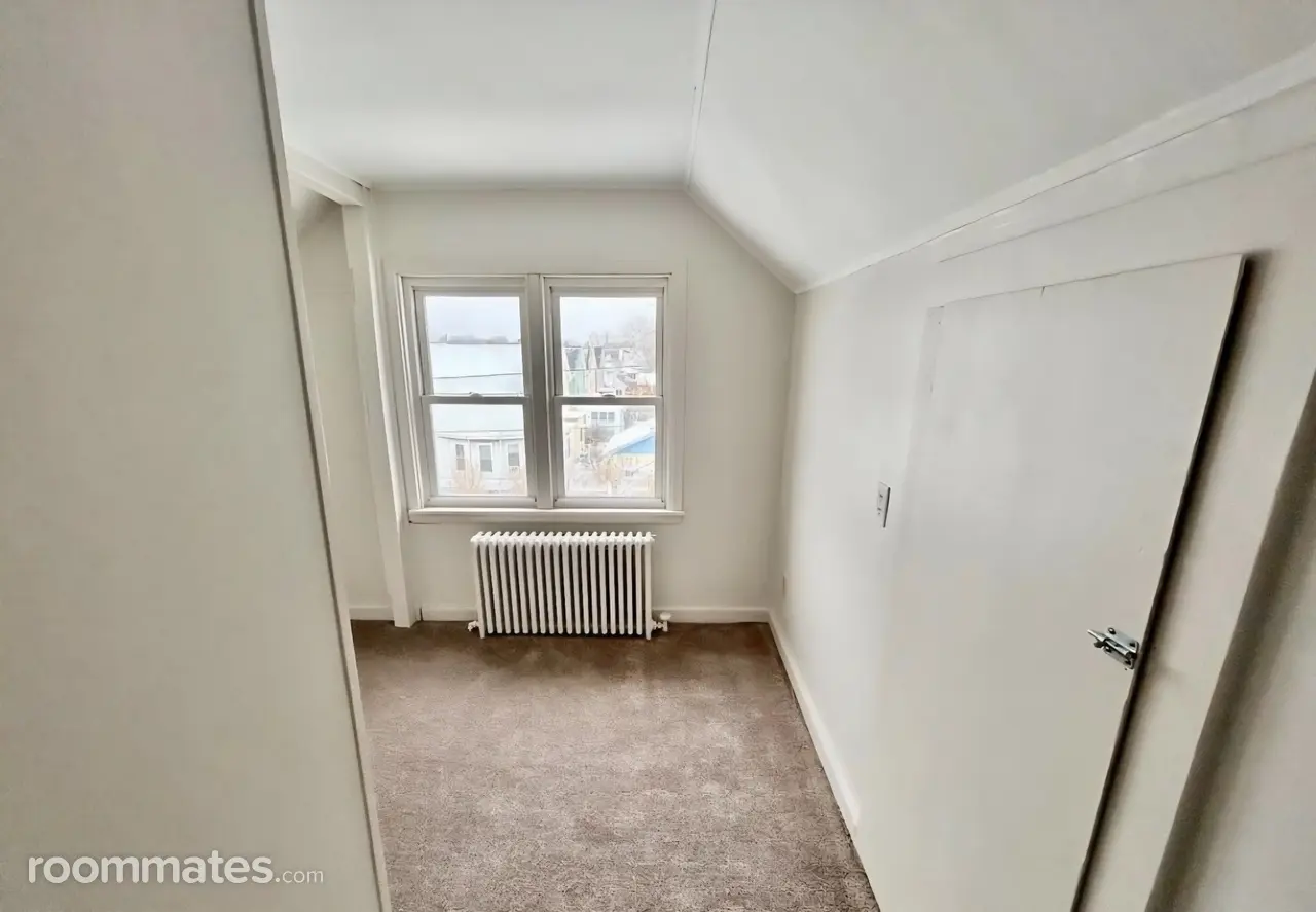 Profile photo 8 of 19