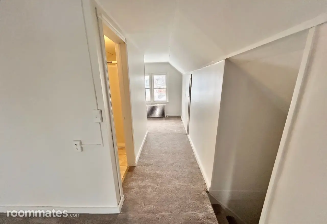 Profile photo 7 of 19