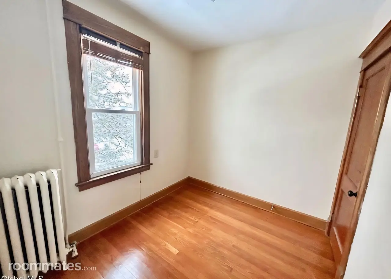 Profile photo 3 of 19