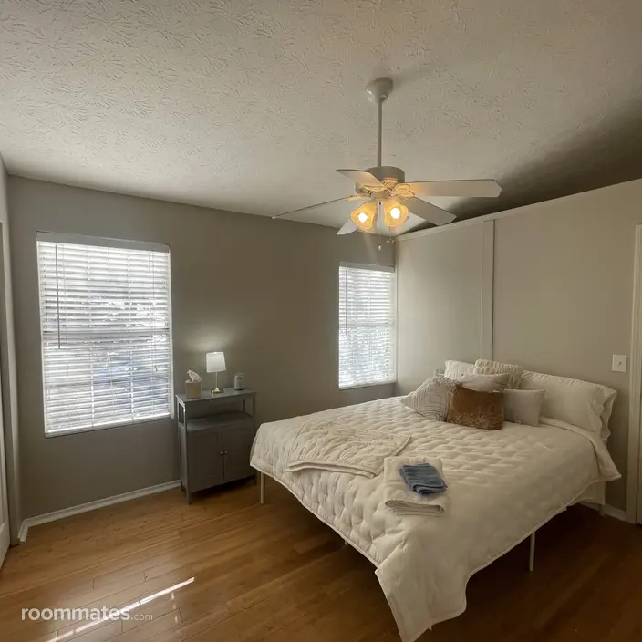 Room for rent in Sandy Springs, GA $1000, house