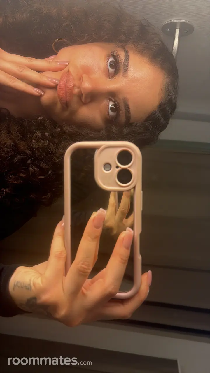 Profile photo 1 of 1