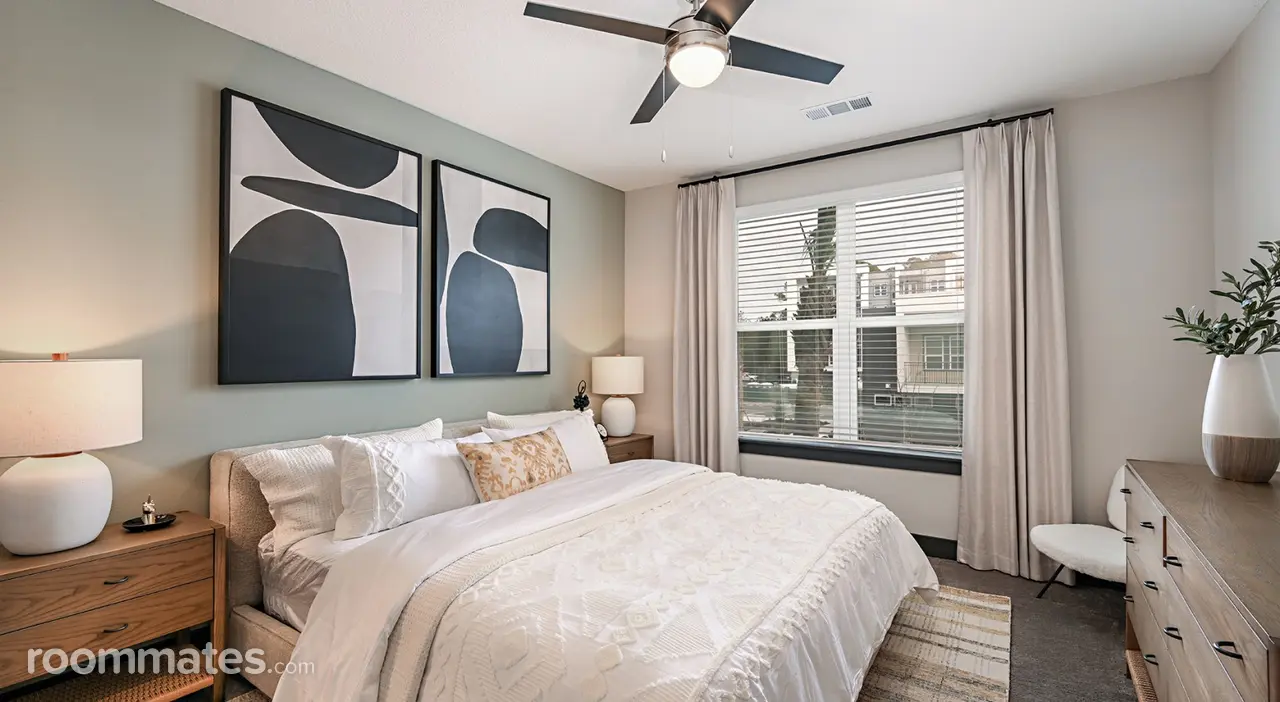 Profile photo 3 of 4