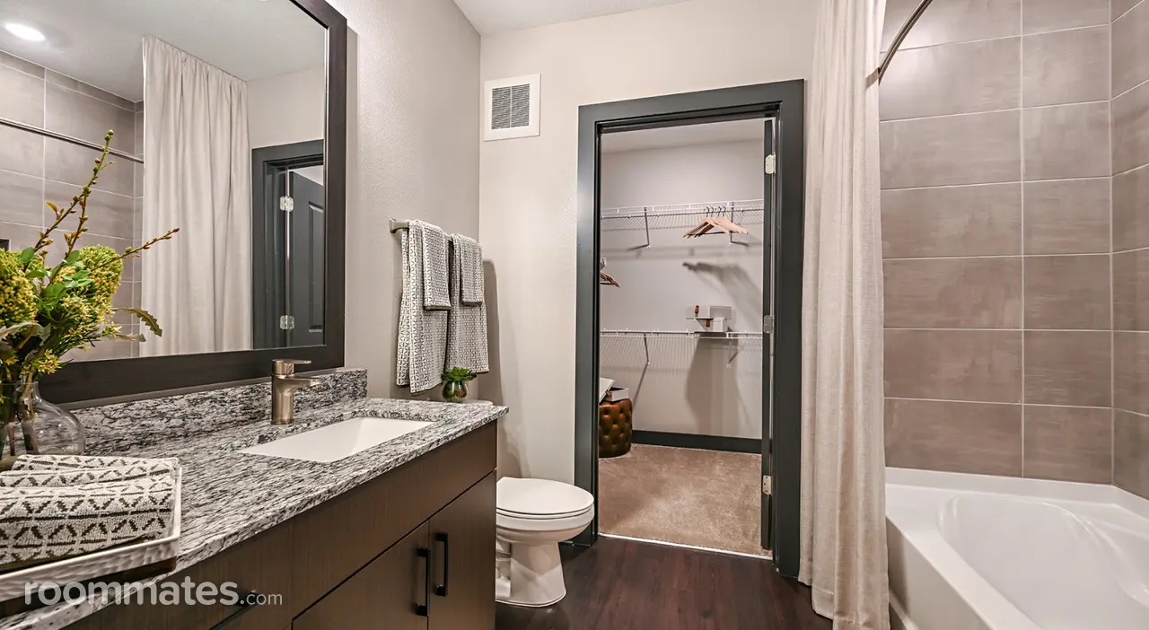 Profile photo 2 of 4