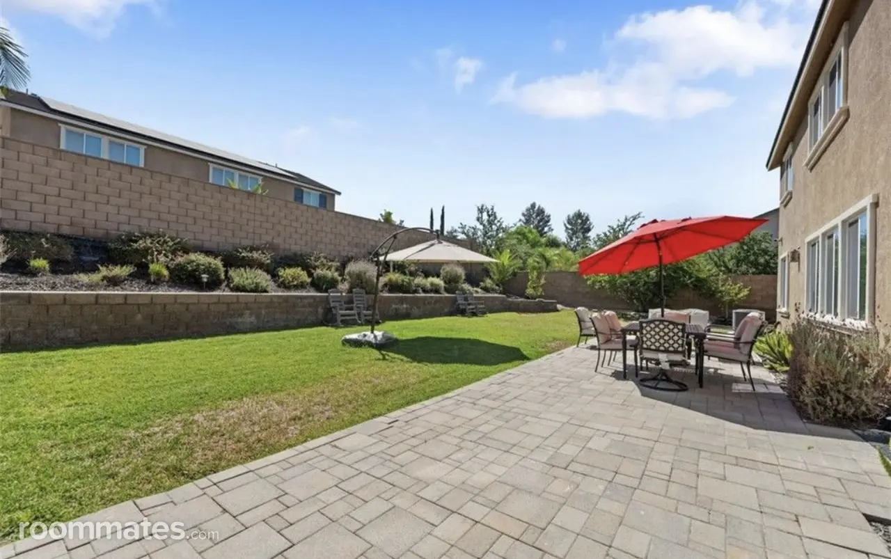 Profile photo 10 of 11