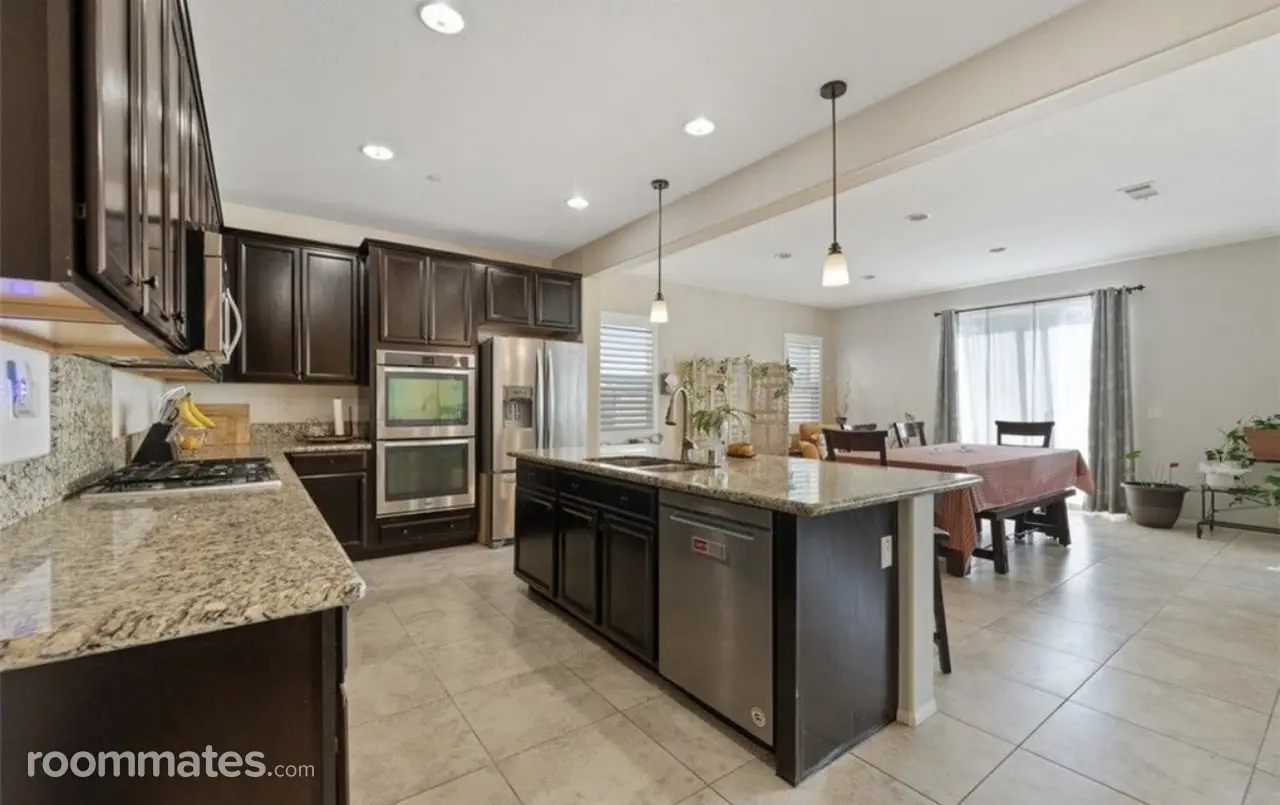 Profile photo 7 of 11