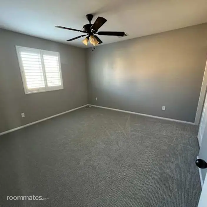 Room for rent in Corona, CA $950, house