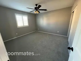 Room for rent in Corona, CA $1000, house