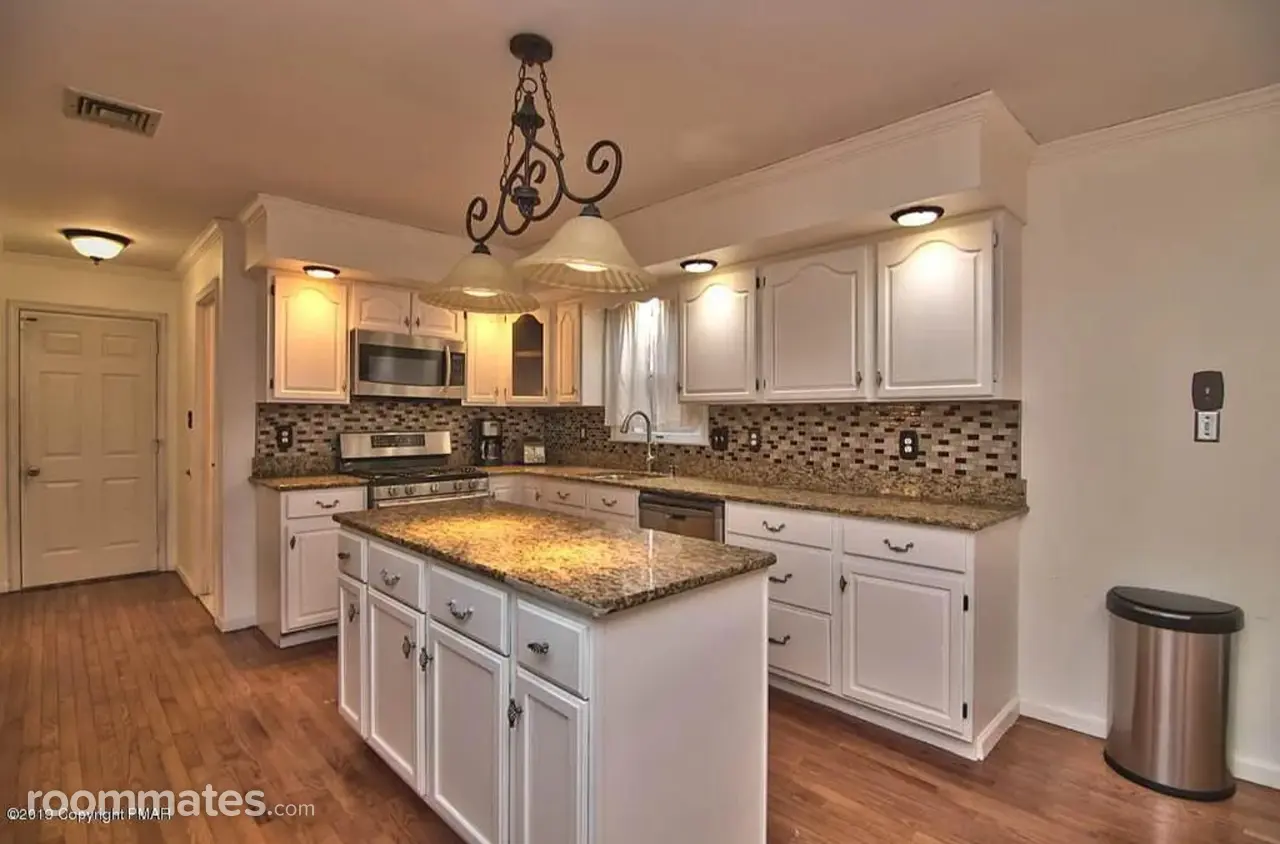 Profile photo 3 of 15