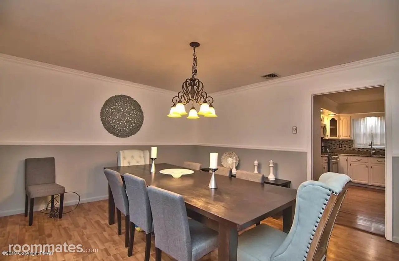 Profile photo 4 of 15