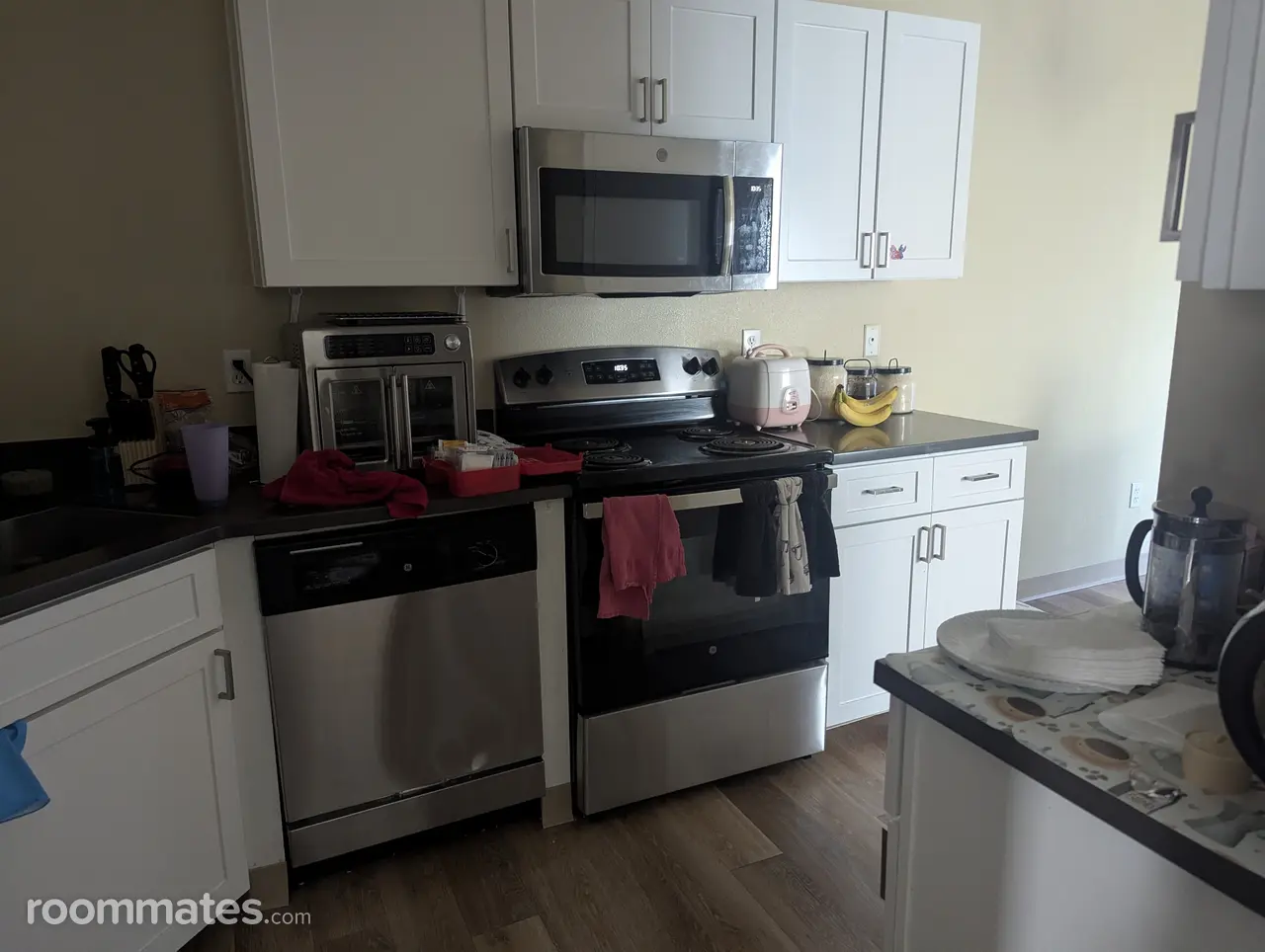 Profile photo 3 of 10