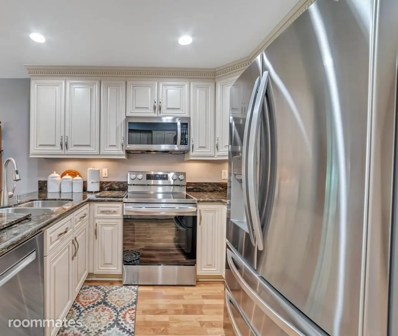 Profile photo 9 of 10