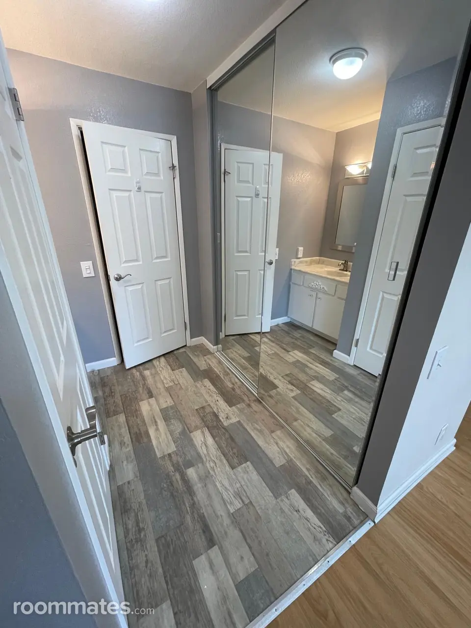 Profile photo 6 of 10