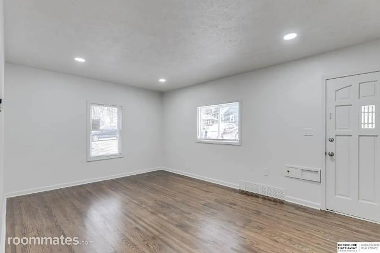 Profile photo 8 of 12