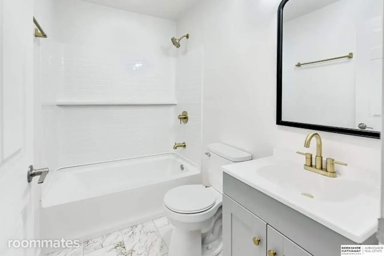 Profile photo 3 of 12